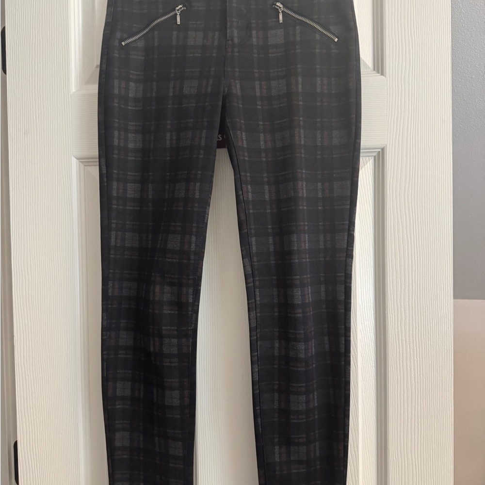 Tinseltown Black Plaid Cropped Pants
27” inseam (ankle length)